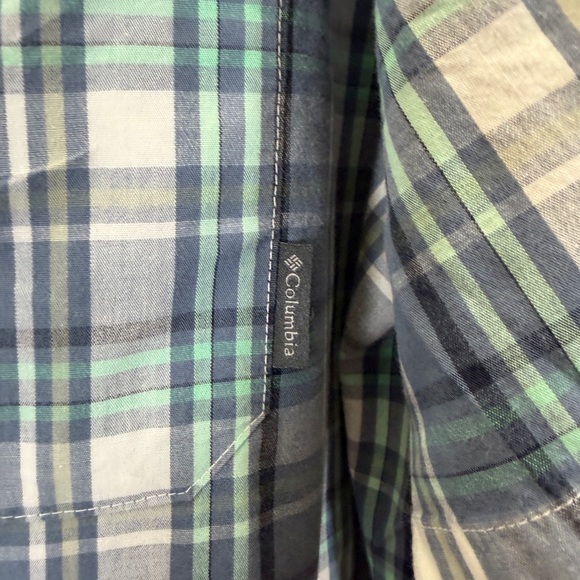 Columbia Men's Plaid Button-Down Shirt - Picture 4 of 6